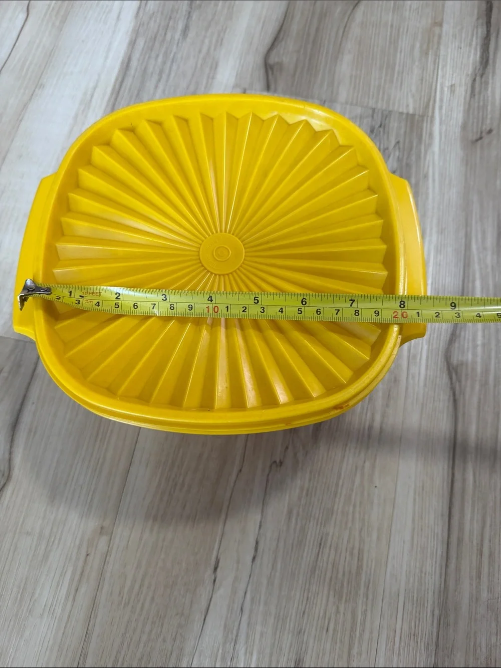 Vintage Tupperware Yellow Serving Storage Bowl Sunburst Lid Retro MCM USA